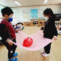 2022. 03. (친구와 풍선나르기) 상세보기