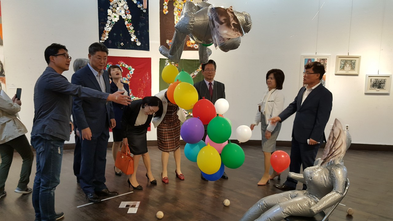 ''2019부산학생미술수업축제'' 부산고 작품 국제신문 대표작품 게재 상세보기